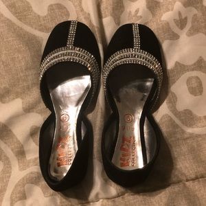 Toddler girl size 6 fancy shoes!